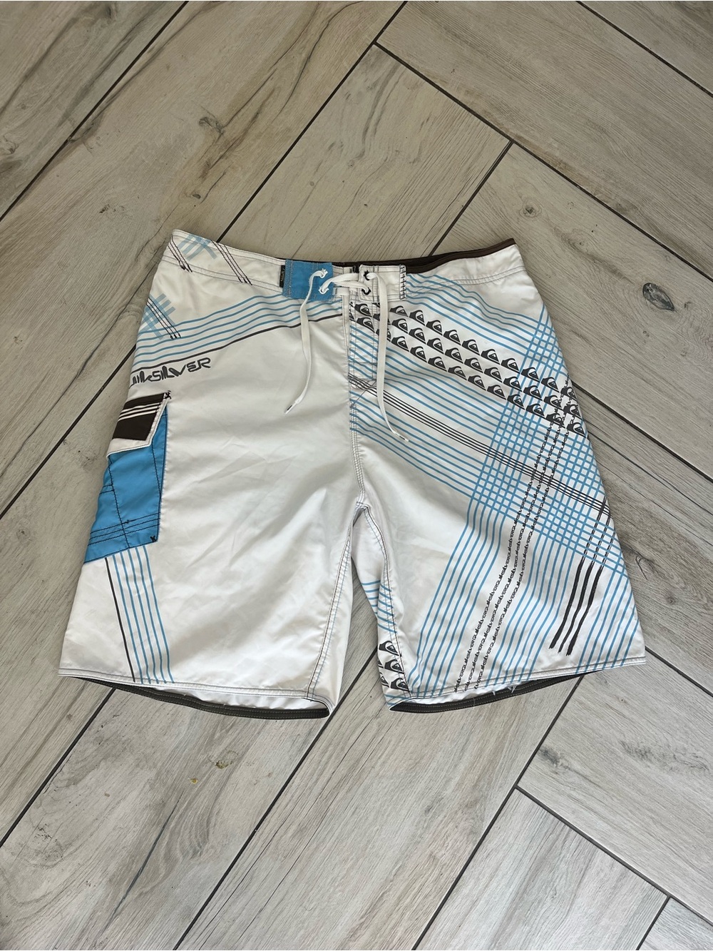 Y2K Quiksilver White & Light Blue Men's Boardshorts